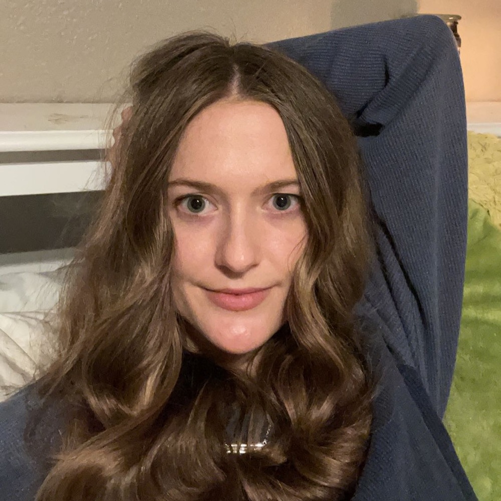 Meet your Posher, Olivia